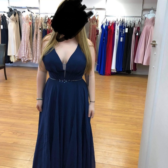 Prom dress - Picture 4 of 4